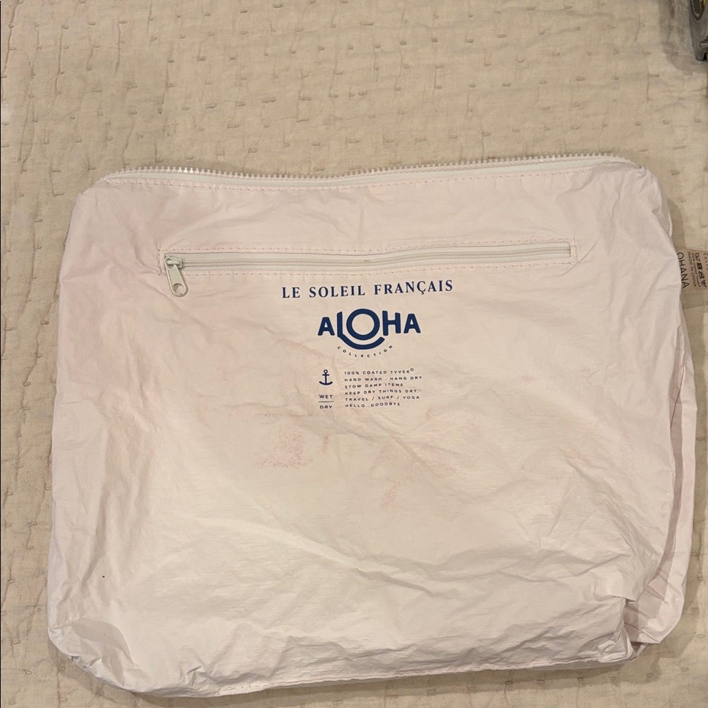Aloha brand All Floral Blue and White Pouch in EUC! - Picture 3 of 3